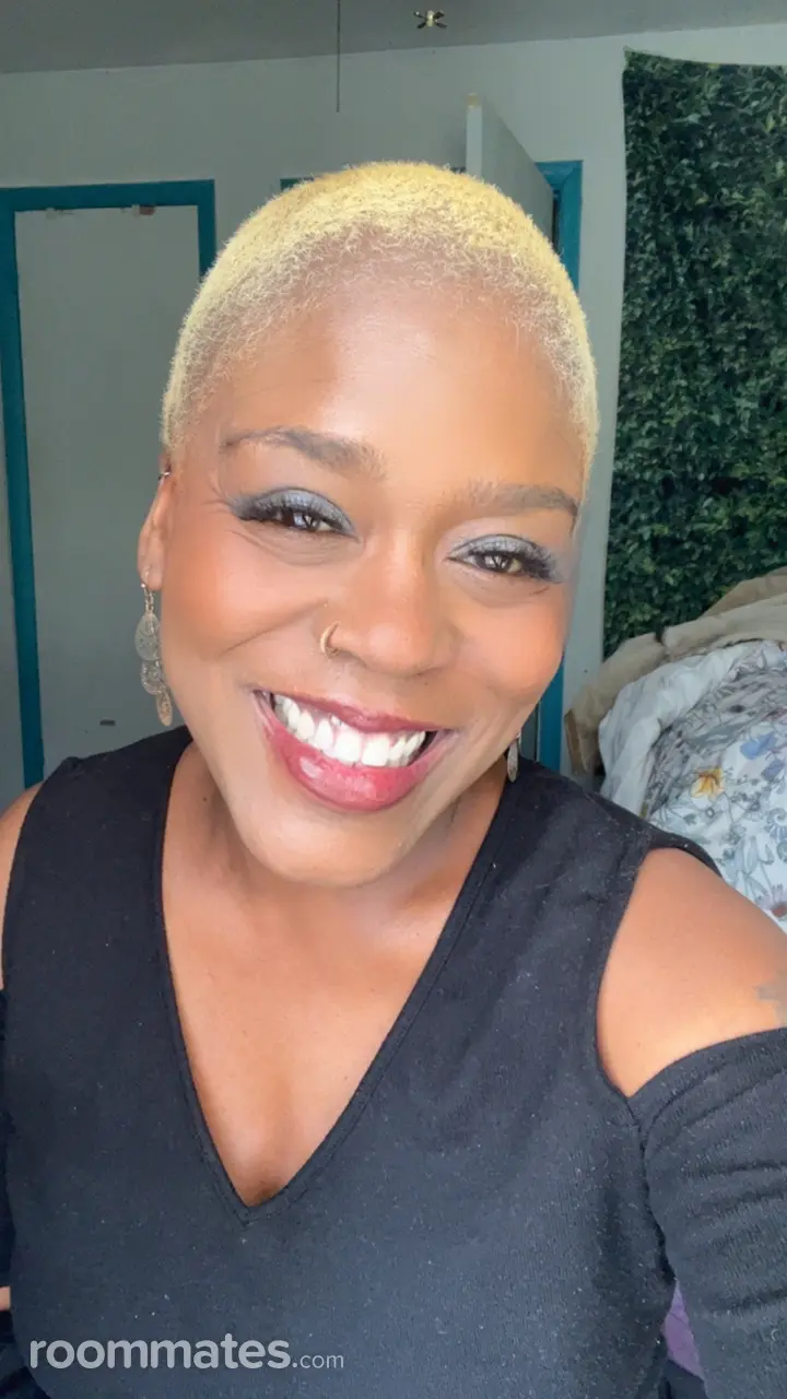 Profile photo 4 of 4