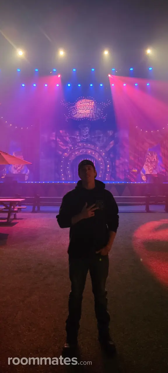 Profile photo 4 of 8