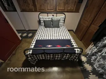 Room for rent in Running Springs, CA $2000, house