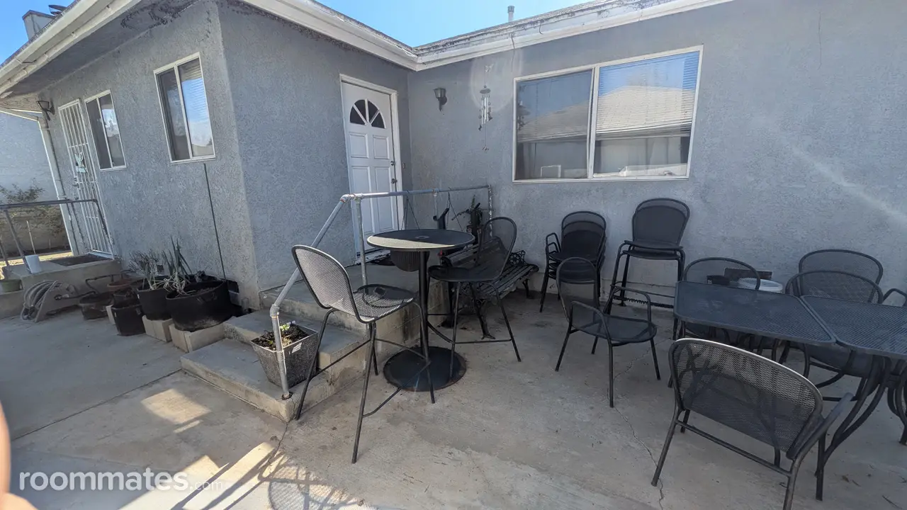 Profile photo 4 of 6