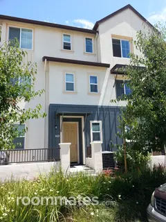 Room for rent in Hayward, CA $1100, condo