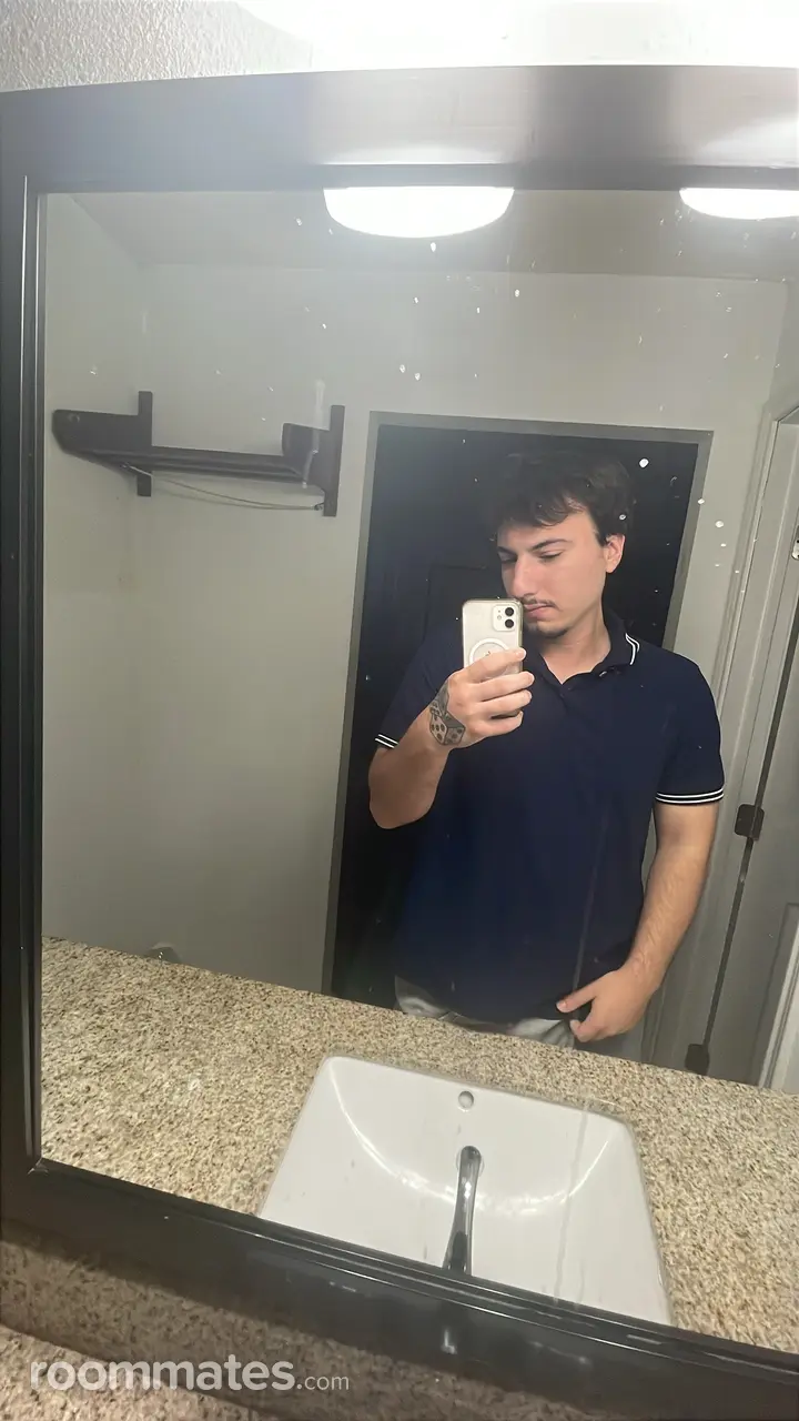 Profile photo 1 of 1