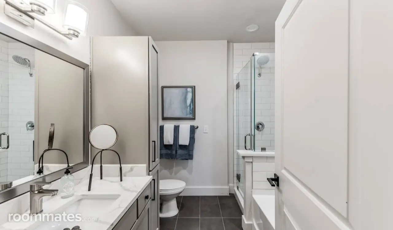 Profile photo 1 of 2