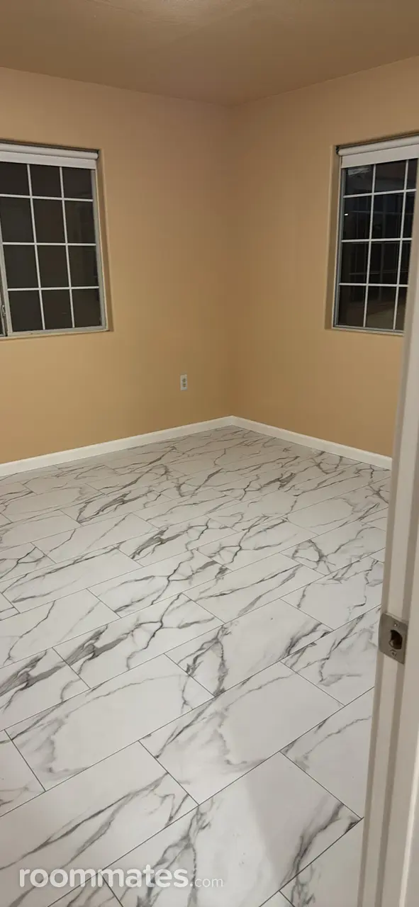 Profile photo 10 of 20