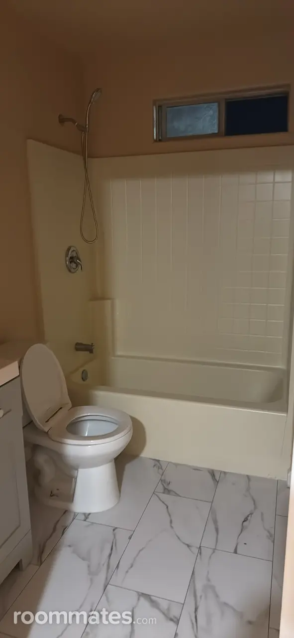 Profile photo 3 of 20