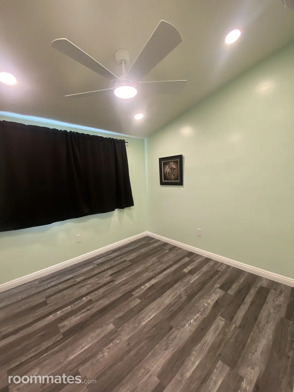 Profile photo 3 of 10