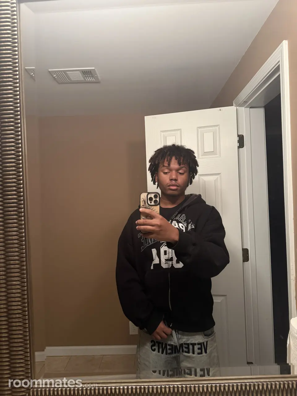 Profile photo 1 of 1