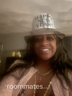 Roommate looking Cranston, RI, $2000