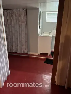 Room for rent in Baltimore, MD $800, townhouse