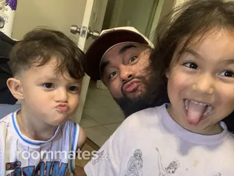 Roommate looking Riverside, CA, $2000