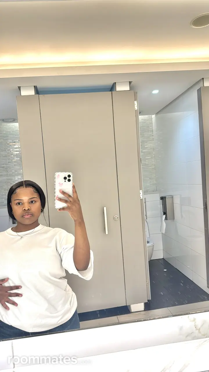 Profile photo 1 of 1