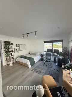 Room for rent in Los Angeles, CA $2300, townhouse