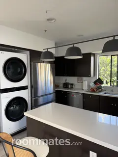 Room for rent in Los Angeles, CA $2300, townhouse