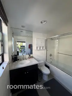 Room for rent in Los Angeles, CA $2300, townhouse