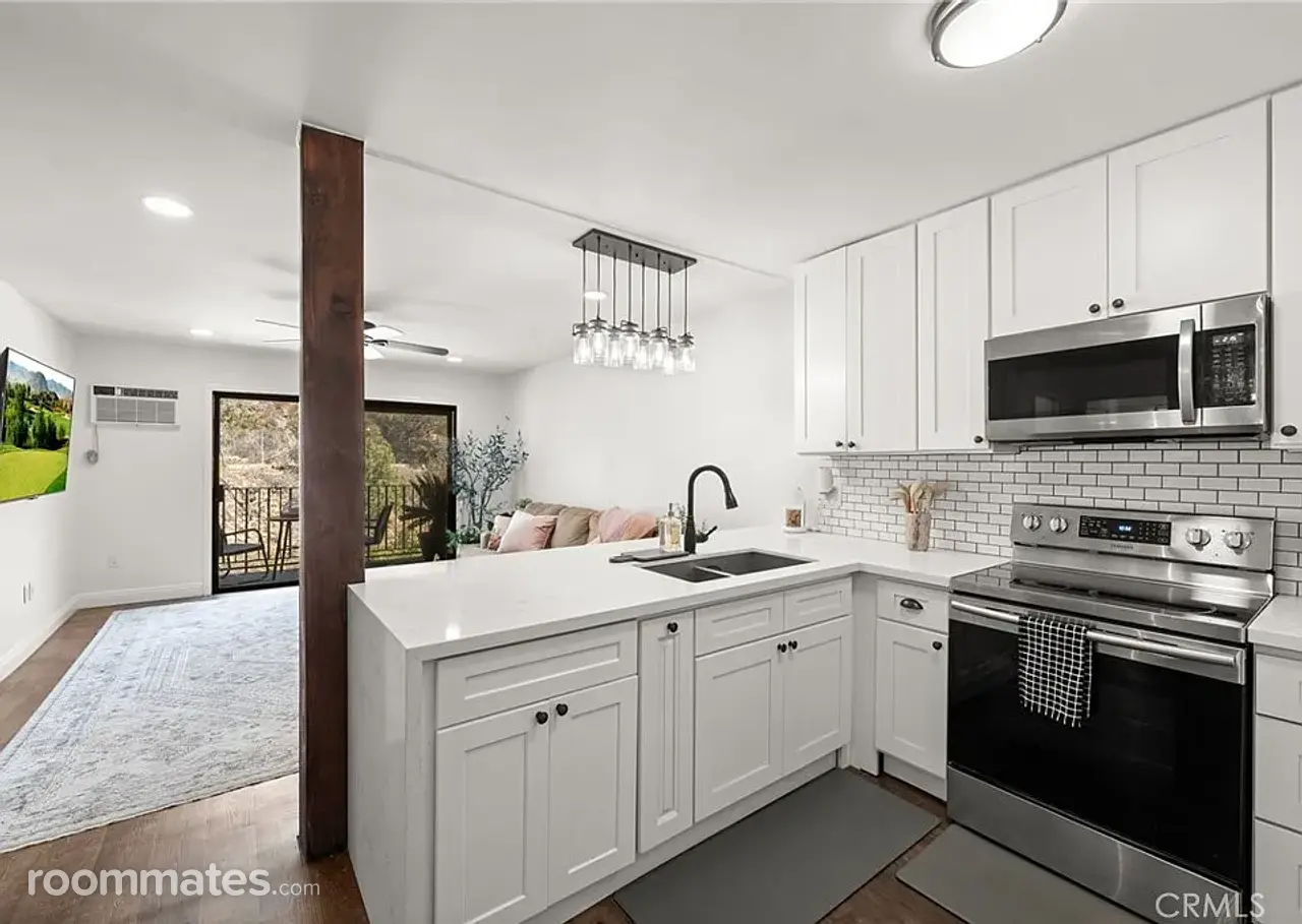 Profile photo 4 of 11