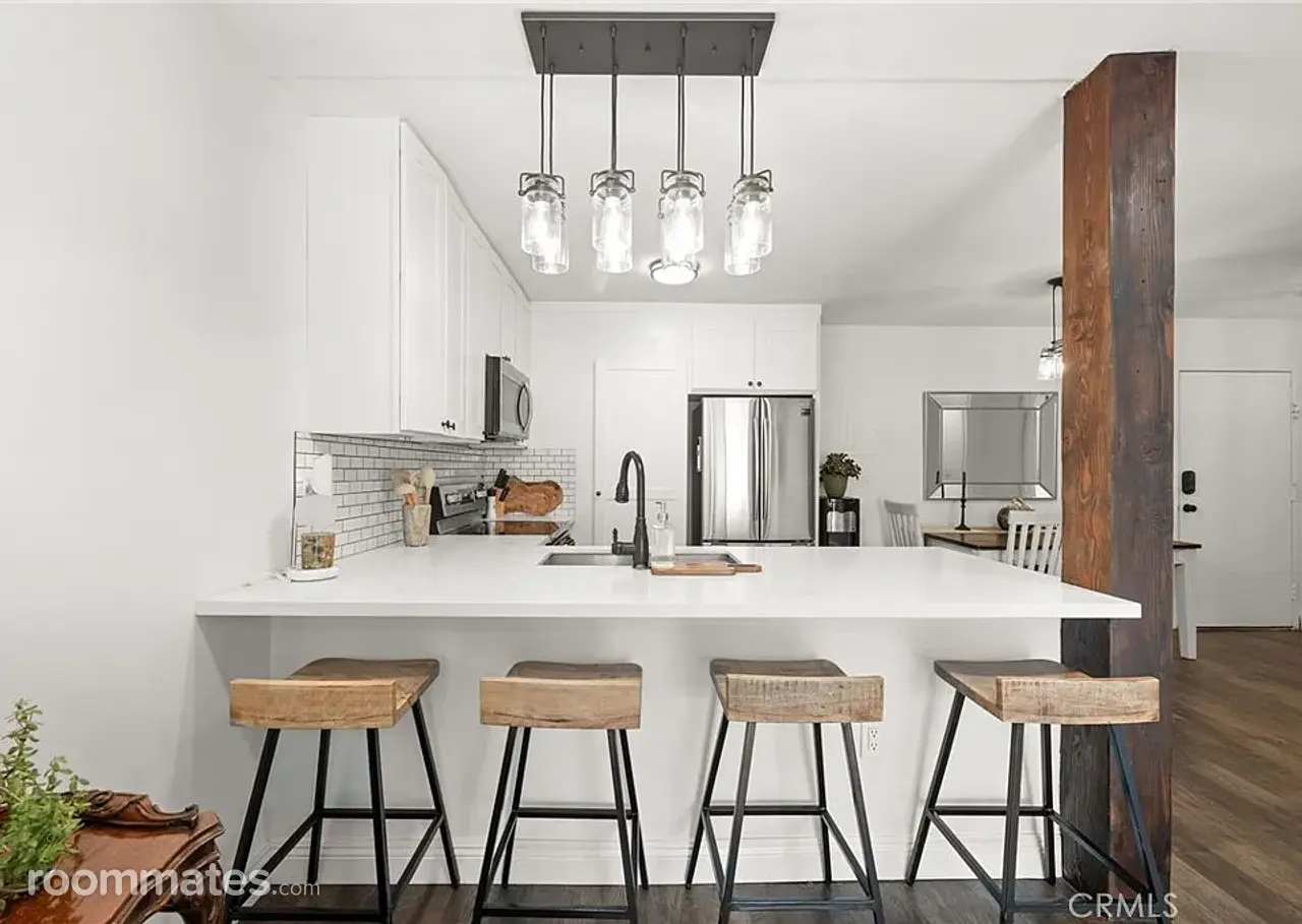 Profile photo 10 of 11