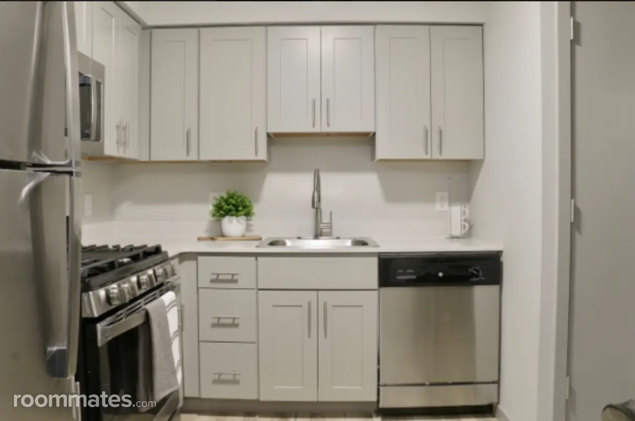 Profile photo 3 of 11