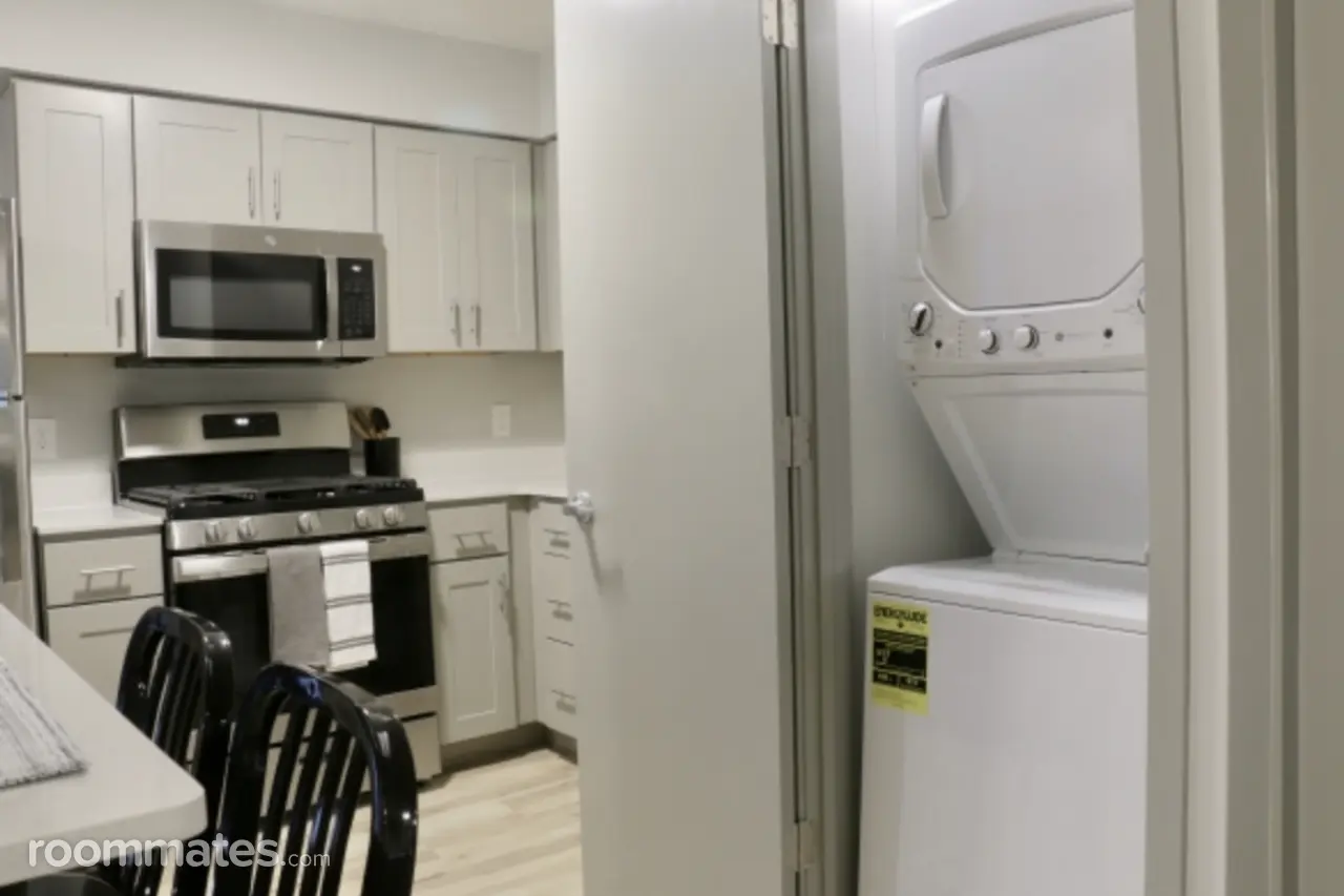 Profile photo 6 of 11