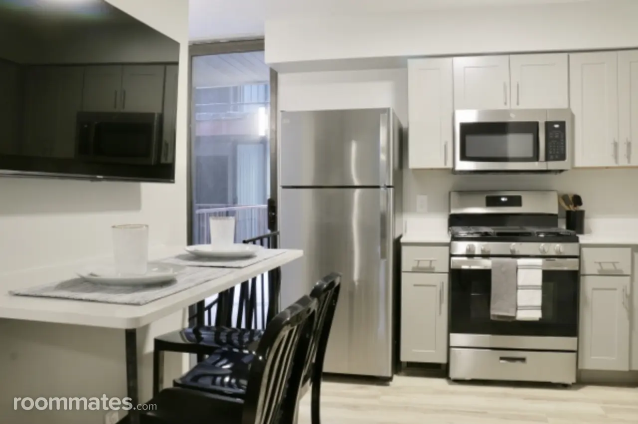 Profile photo 9 of 11