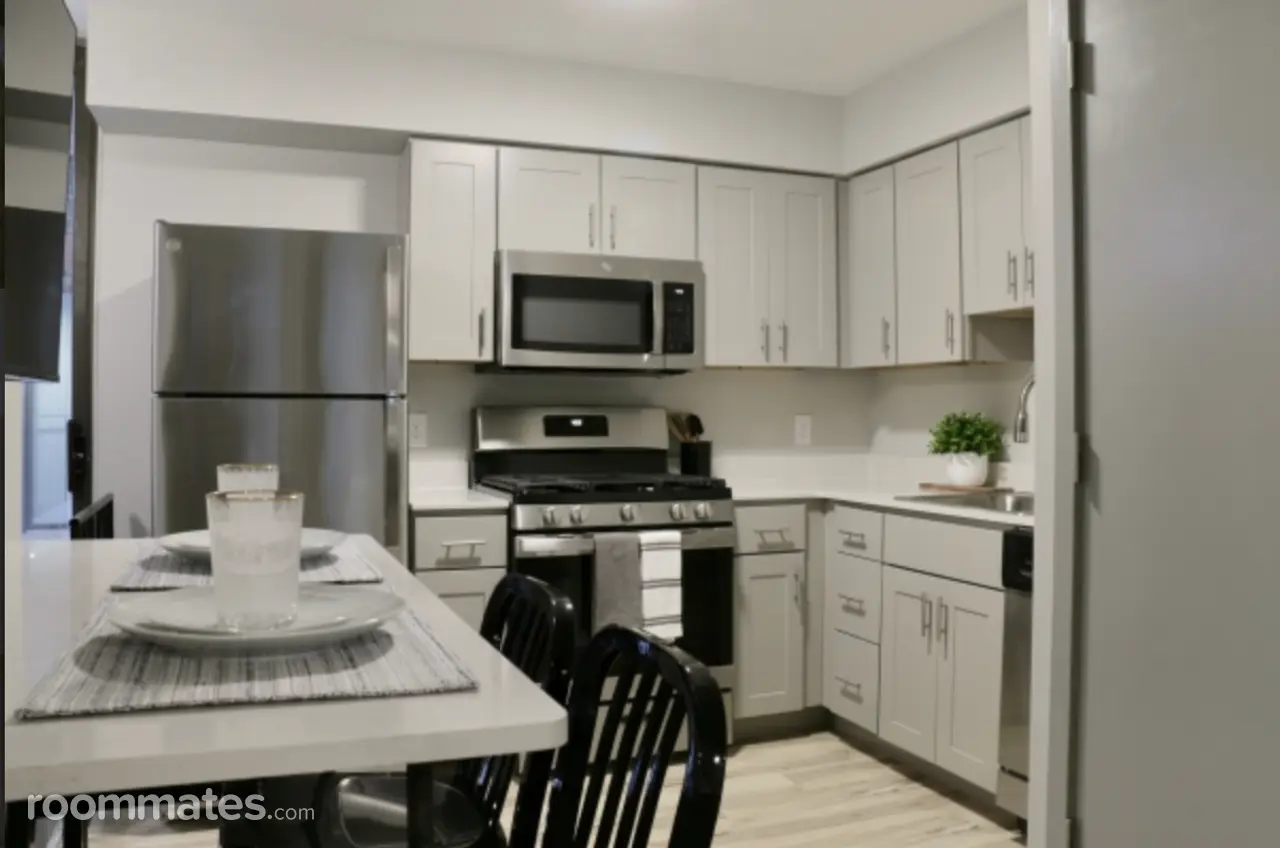 Profile photo 8 of 11