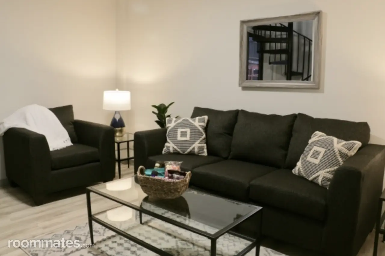 Profile photo 5 of 11