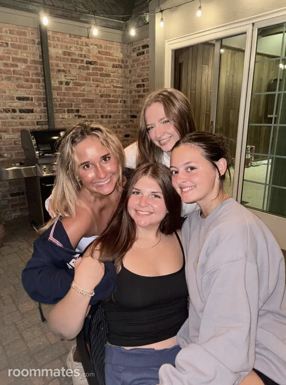 Profile photo 11 of 11