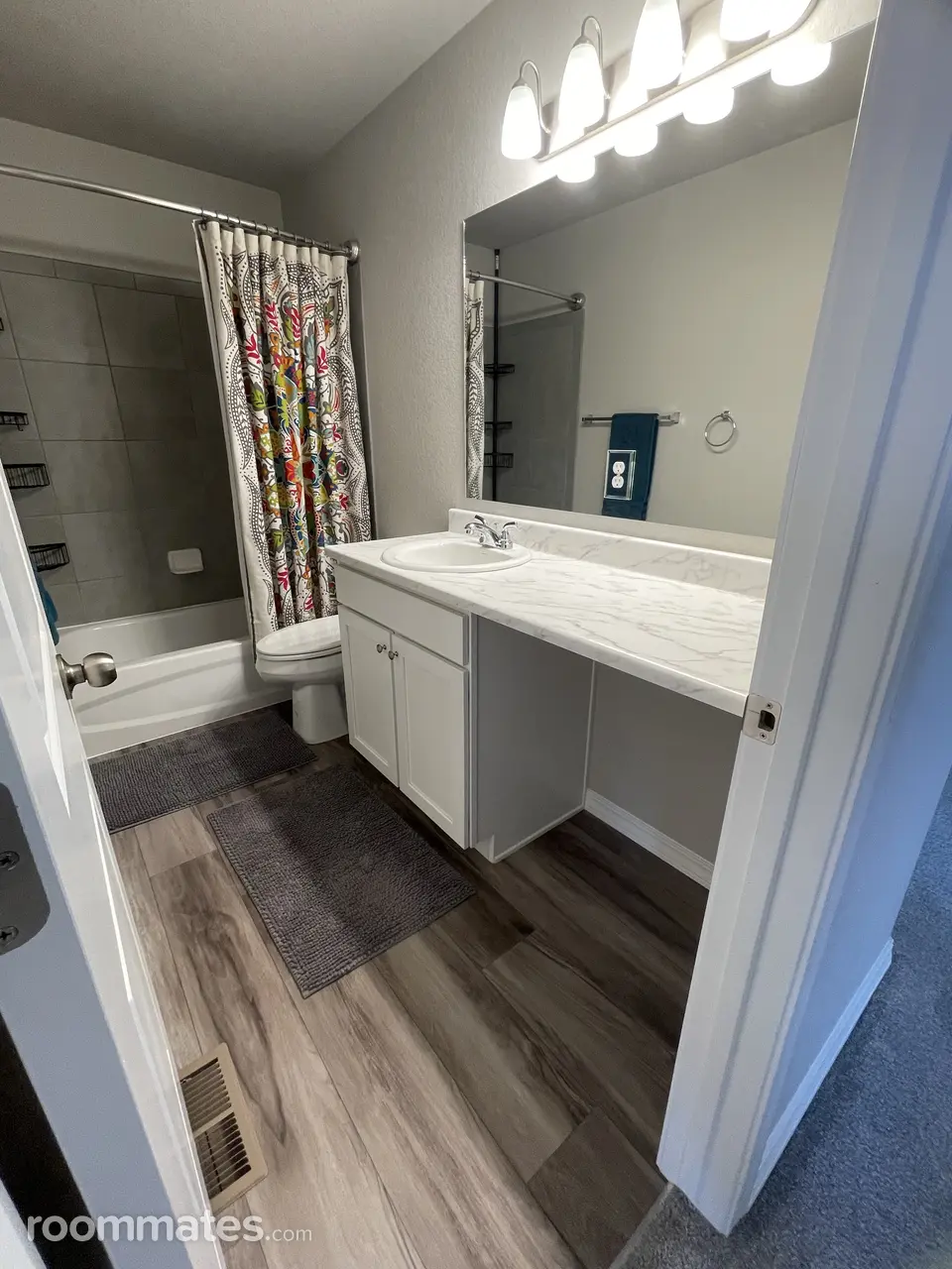 Profile photo 4 of 11