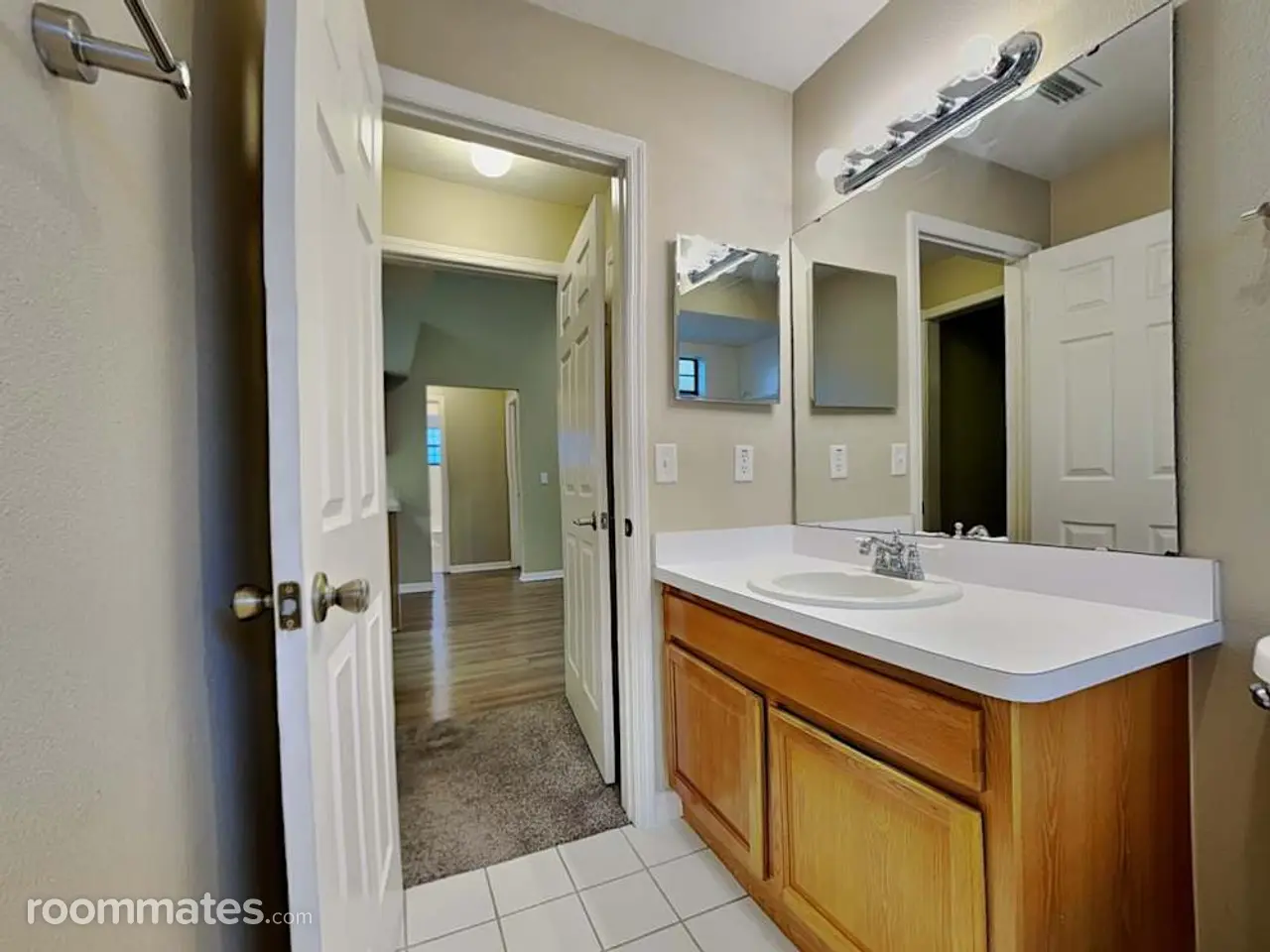 Profile photo 3 of 11