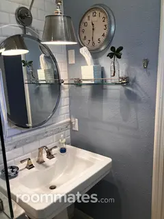 Room for rent in Riverside, CA $1600, house