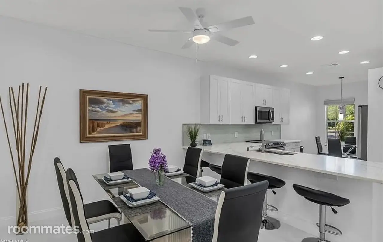 Profile photo 7 of 15