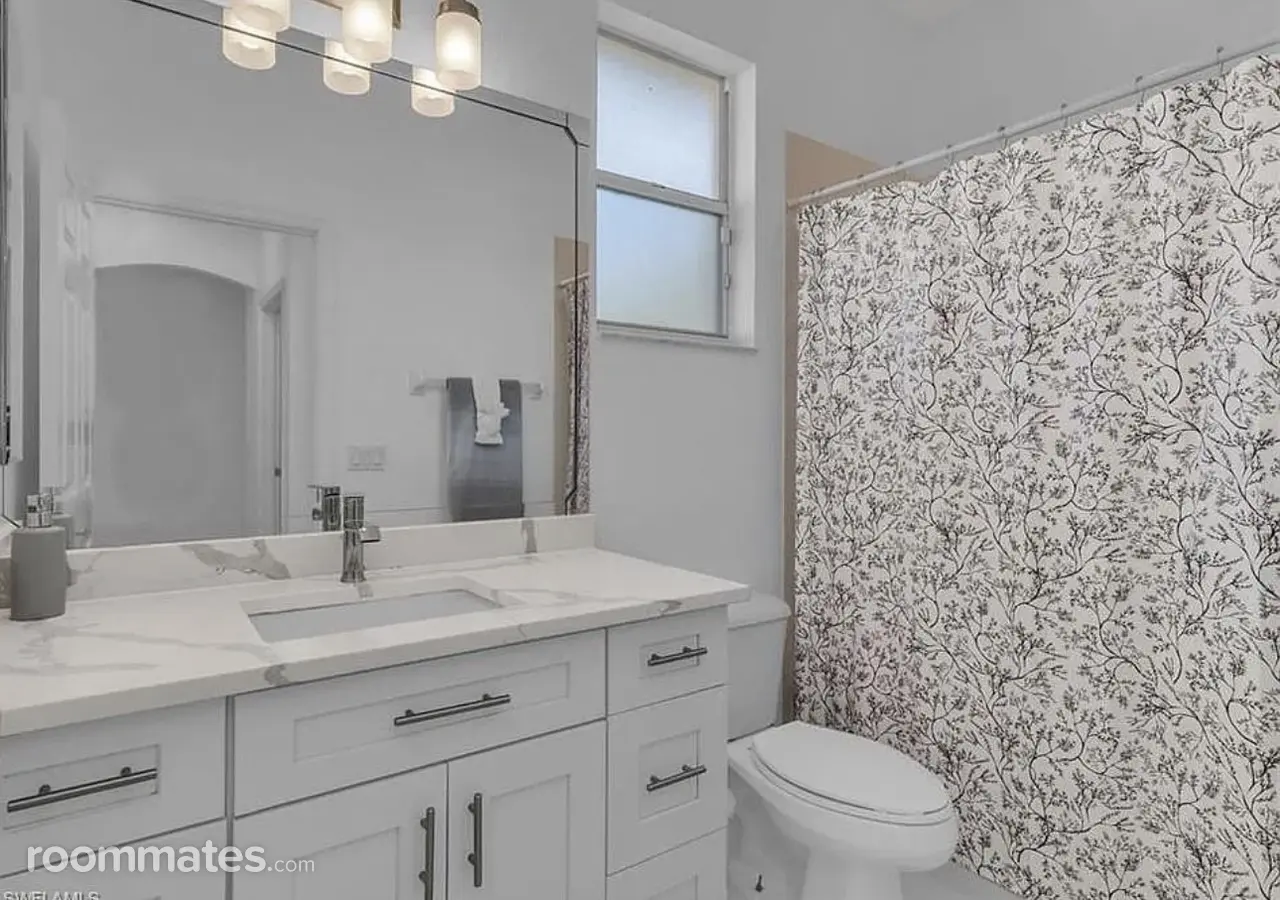 Profile photo 4 of 15