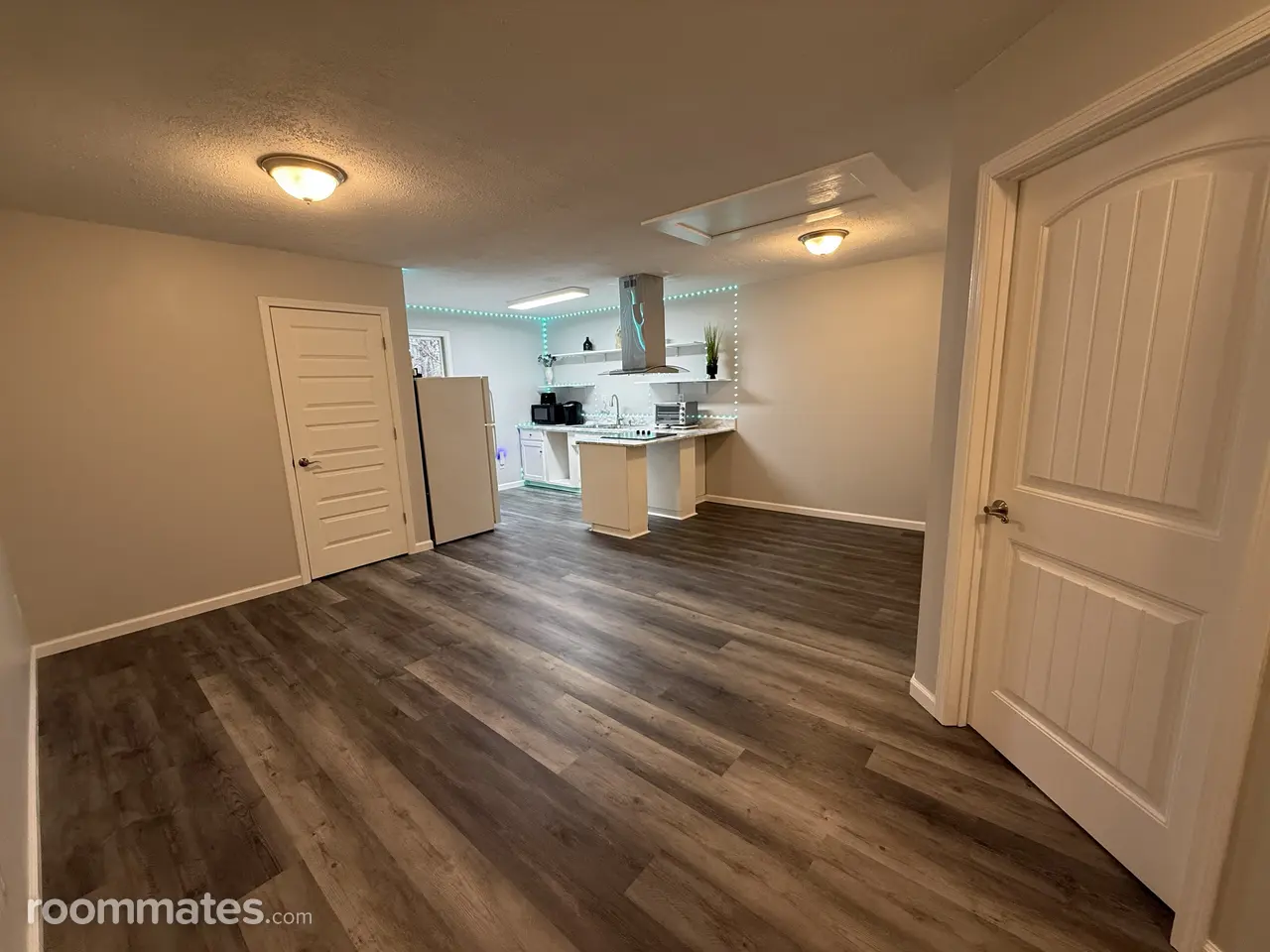 Profile photo 1 of 10