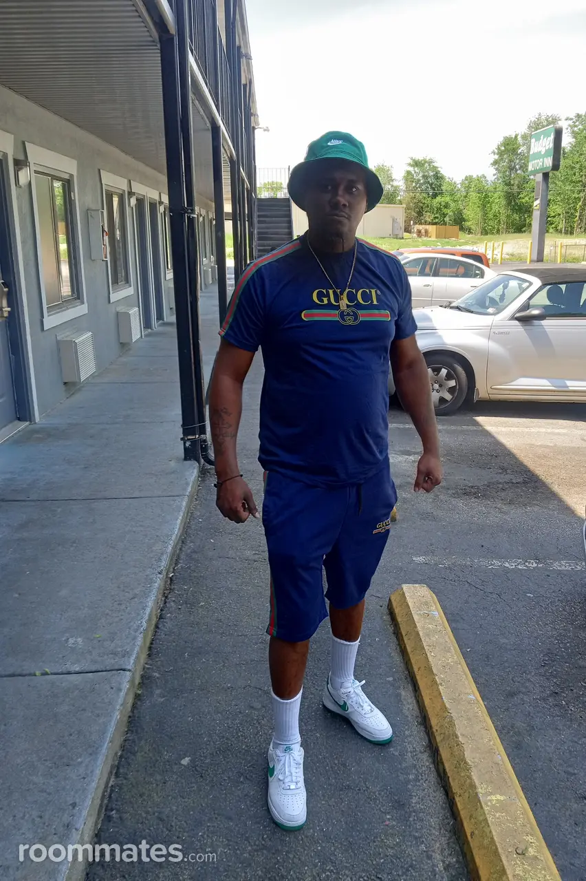 Profile photo 1 of 6