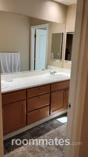 Room for rent in Vacaville, CA $1100, house