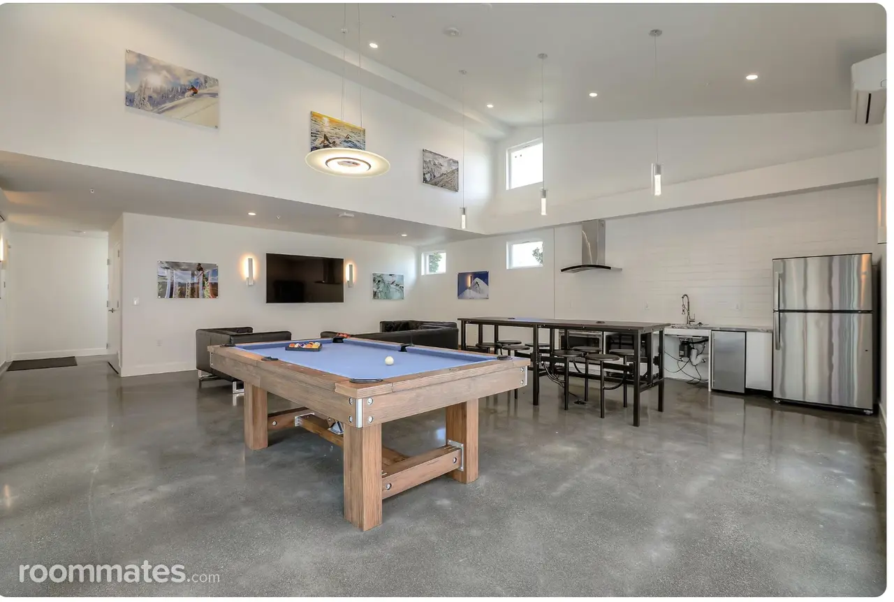 Profile photo 5 of 7