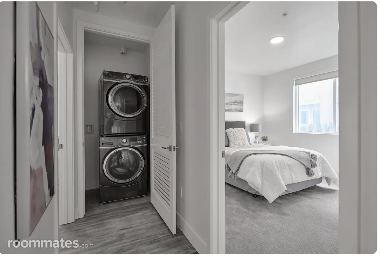 Profile photo 3 of 7