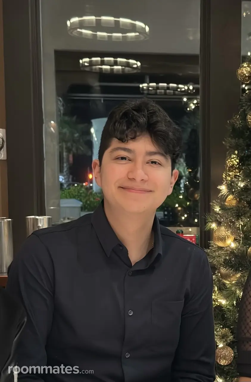 Profile photo 7 of 7