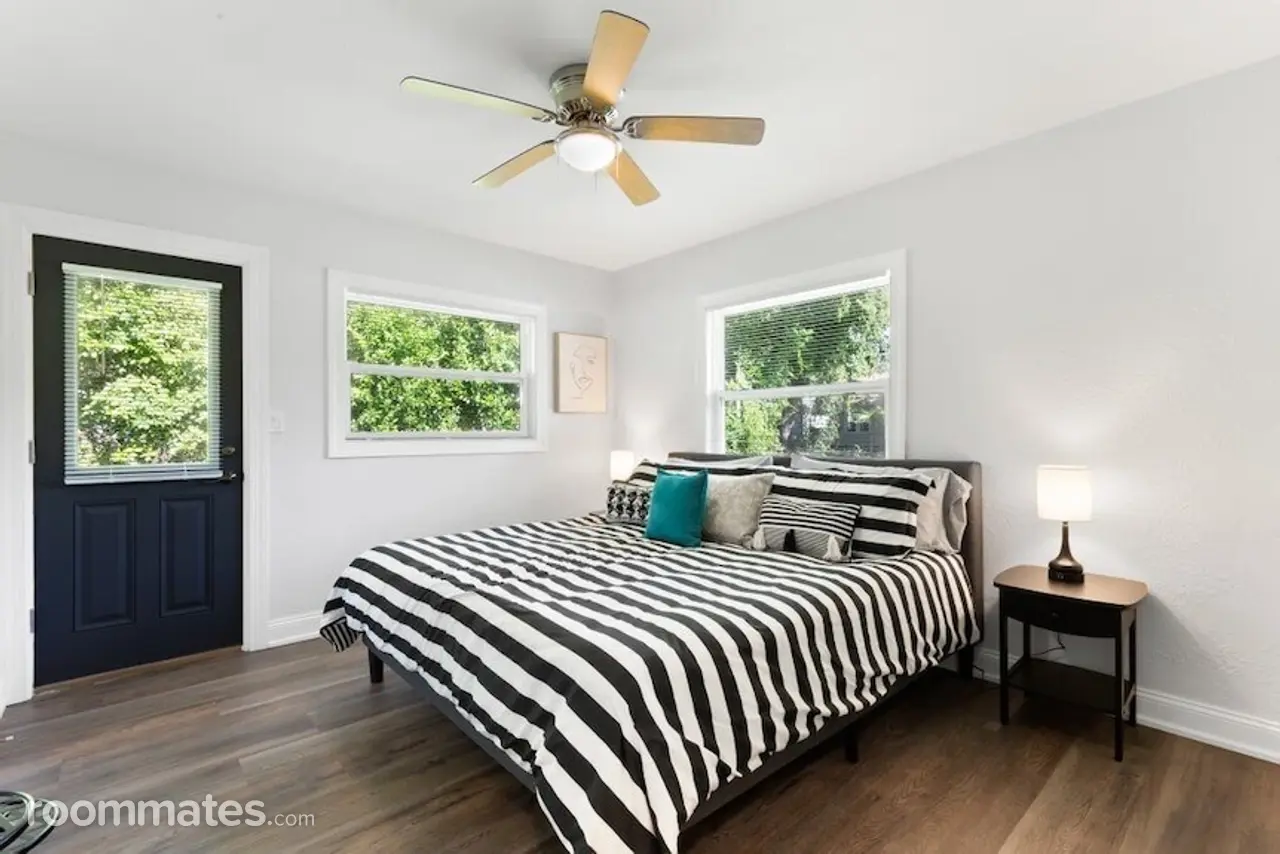 Profile photo 3 of 5