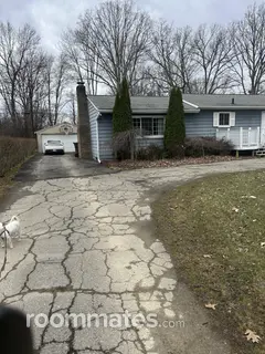 Room for rent in Van Buren Township, MI $500, house