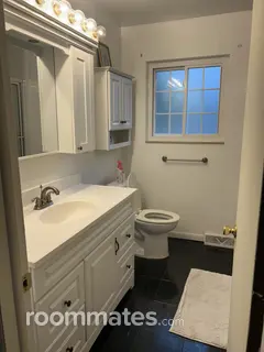 Room for rent in Van Buren Township, MI $500, house