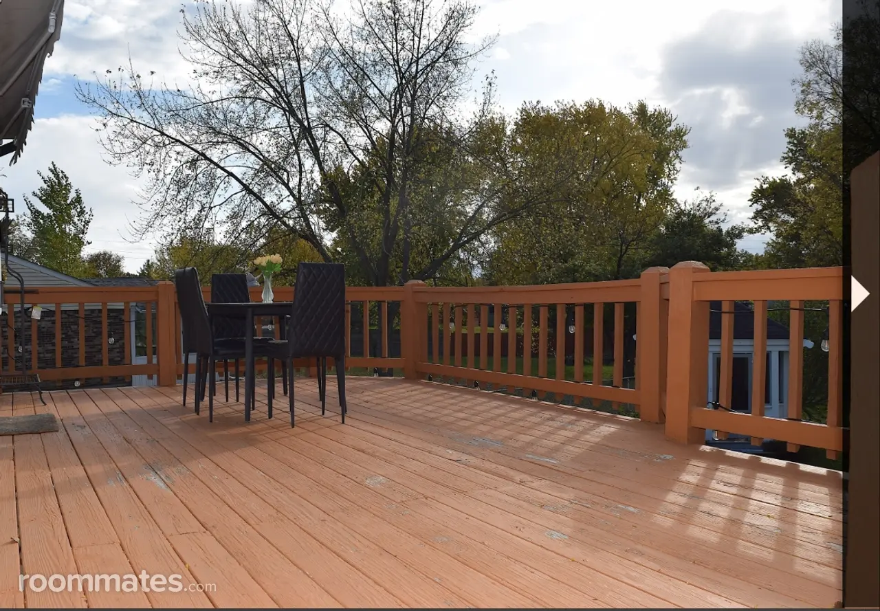 Profile photo 8 of 11