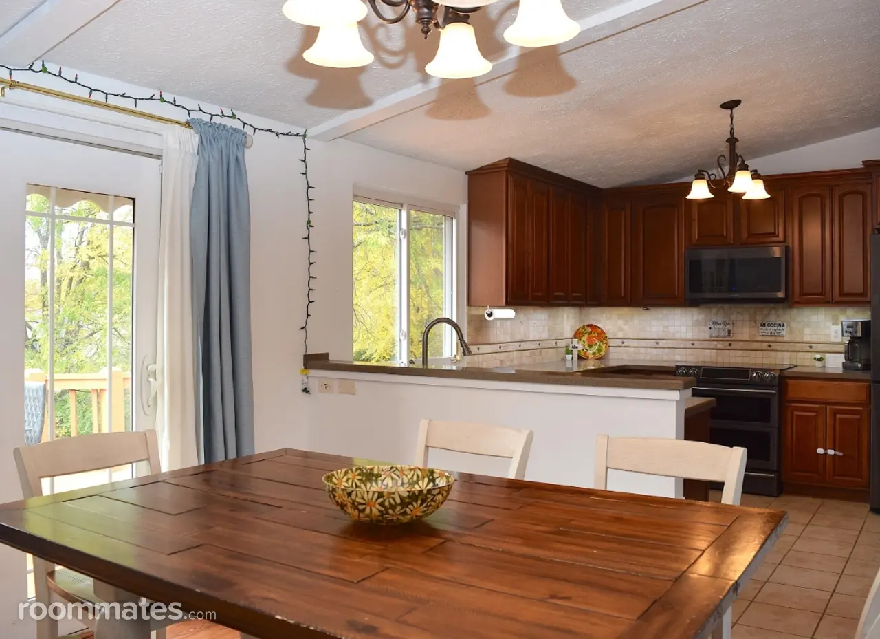 Profile photo 4 of 11