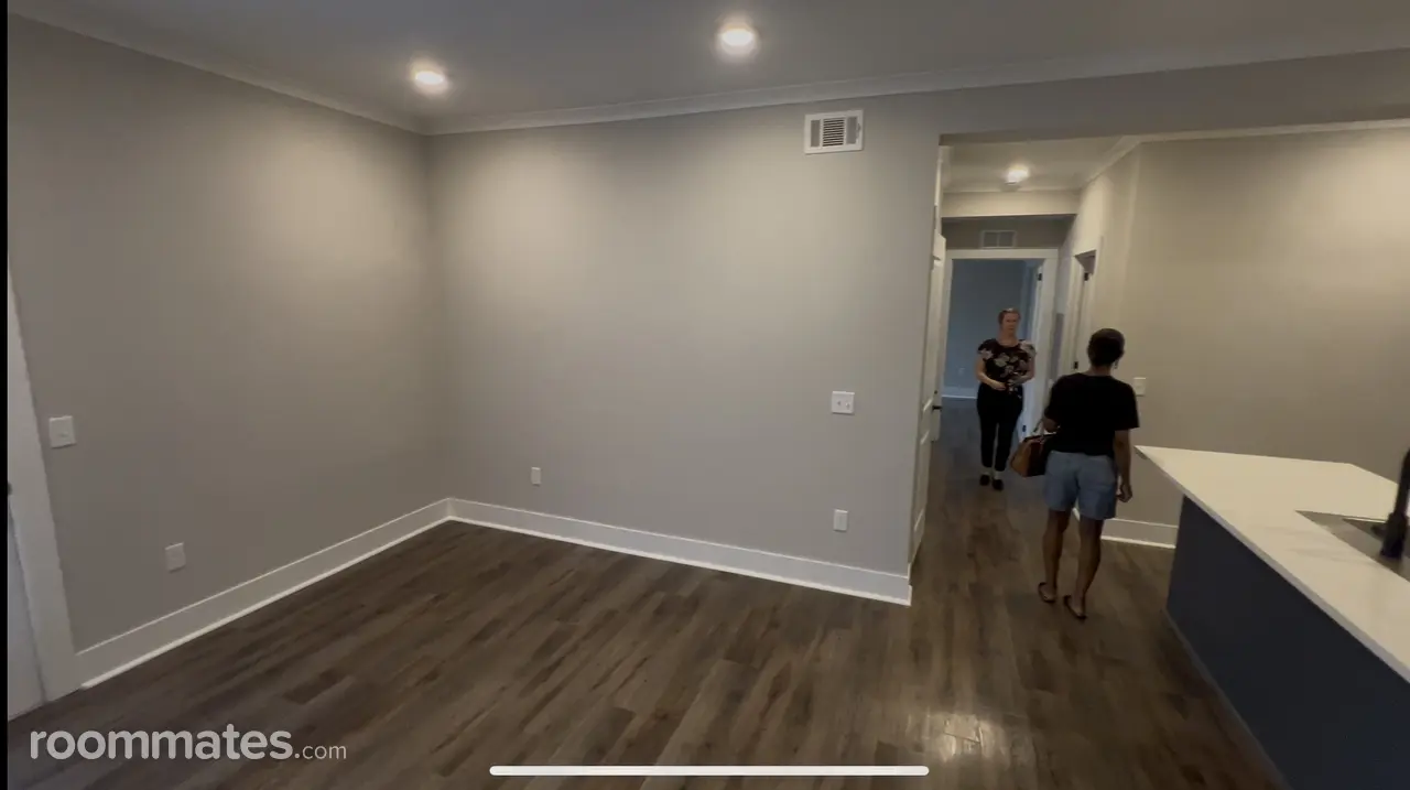 Profile photo 1 of 20