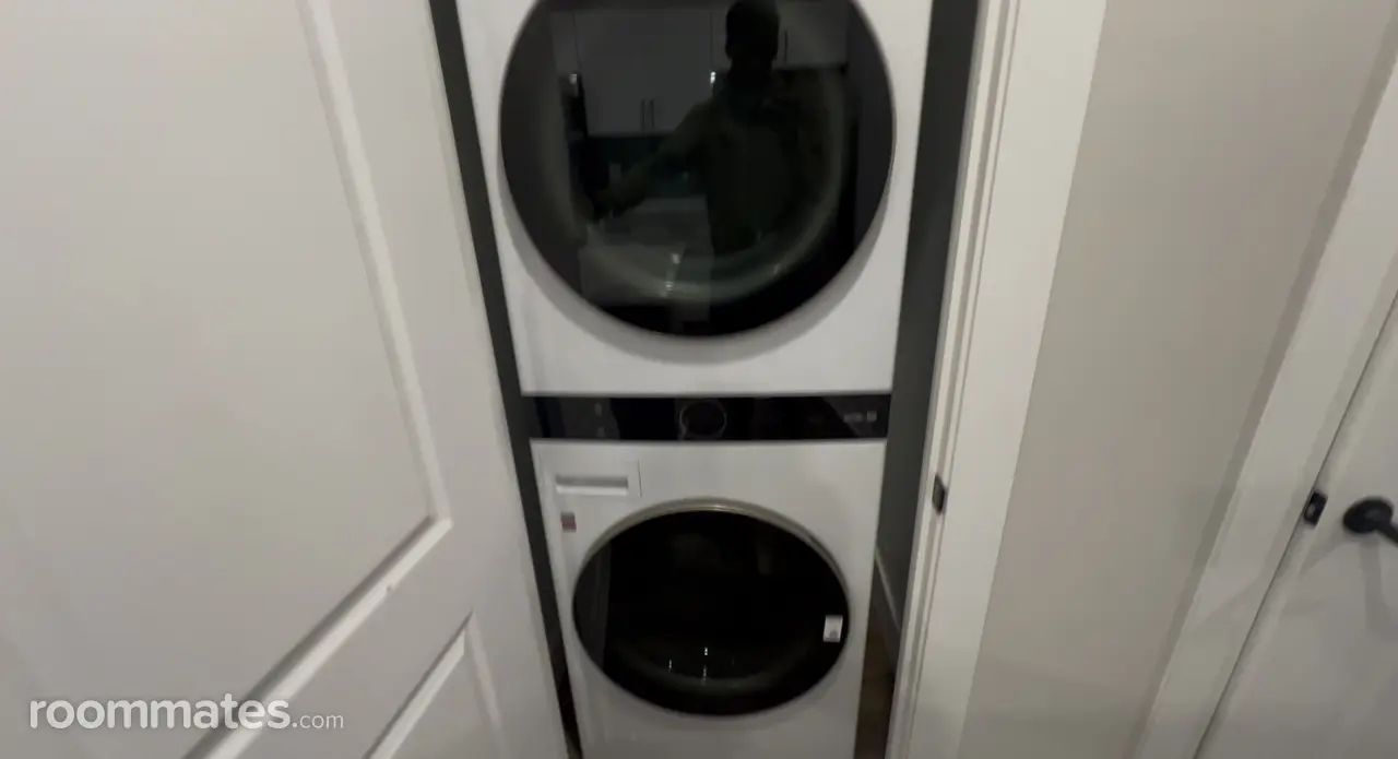 Profile photo 3 of 20