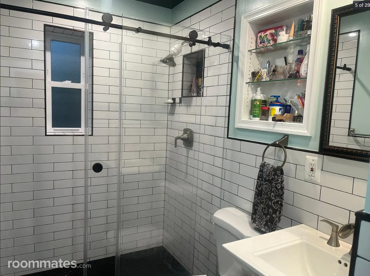 Profile photo 4 of 11