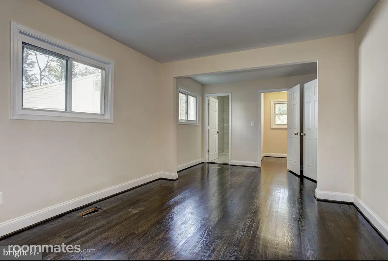 Profile photo 5 of 11