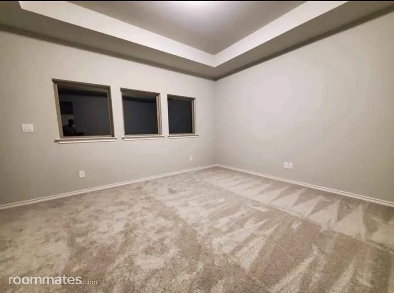 Profile photo 3 of 9