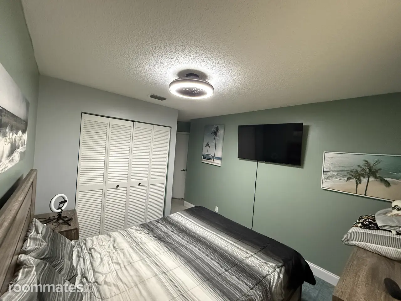 Profile photo 2 of 6