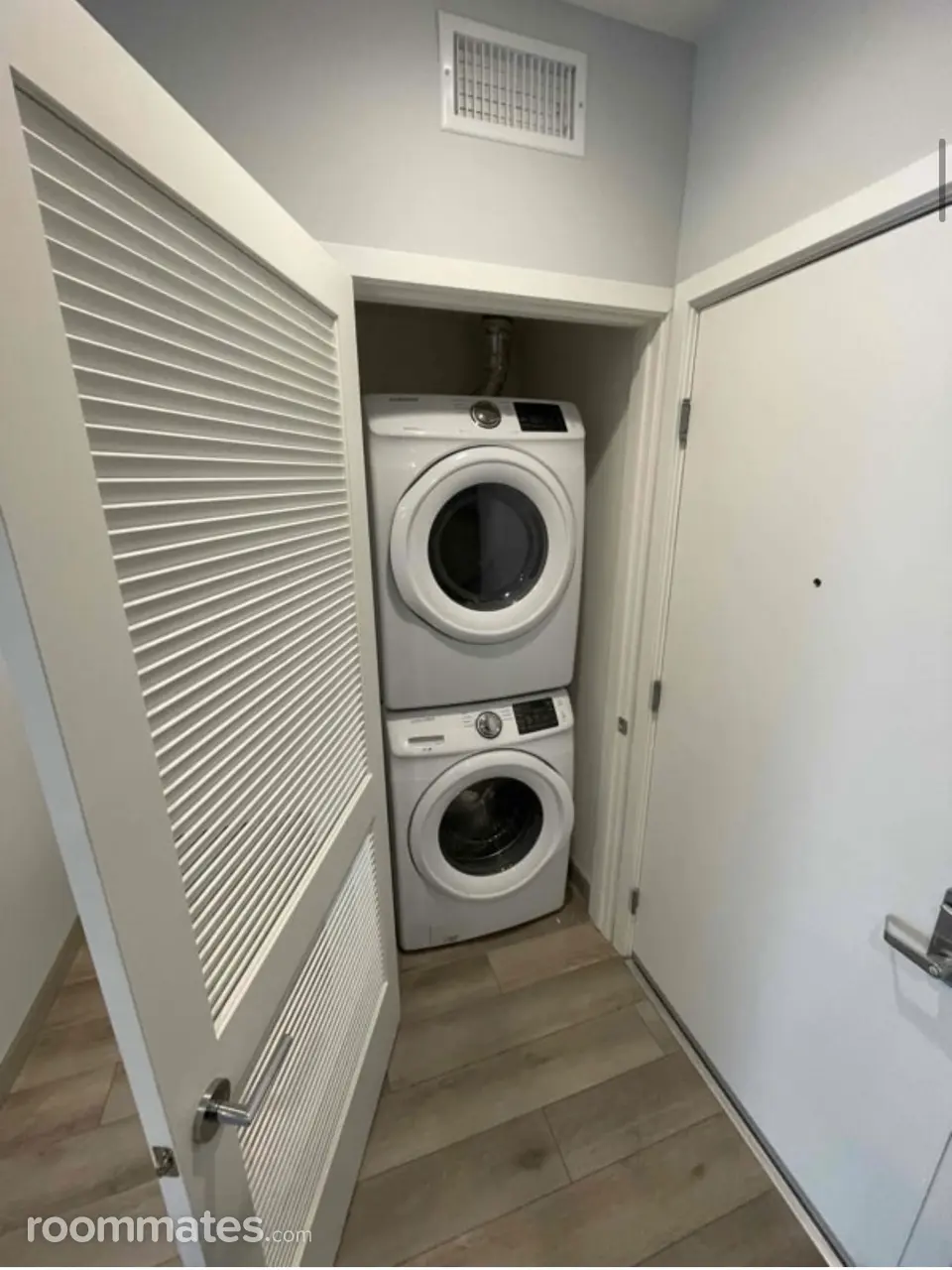 Profile photo 5 of 6