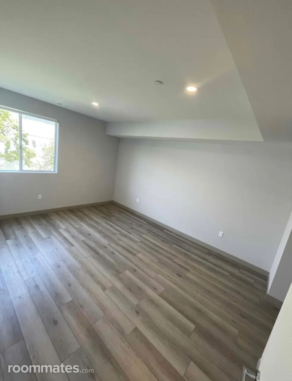 Profile photo 1 of 6